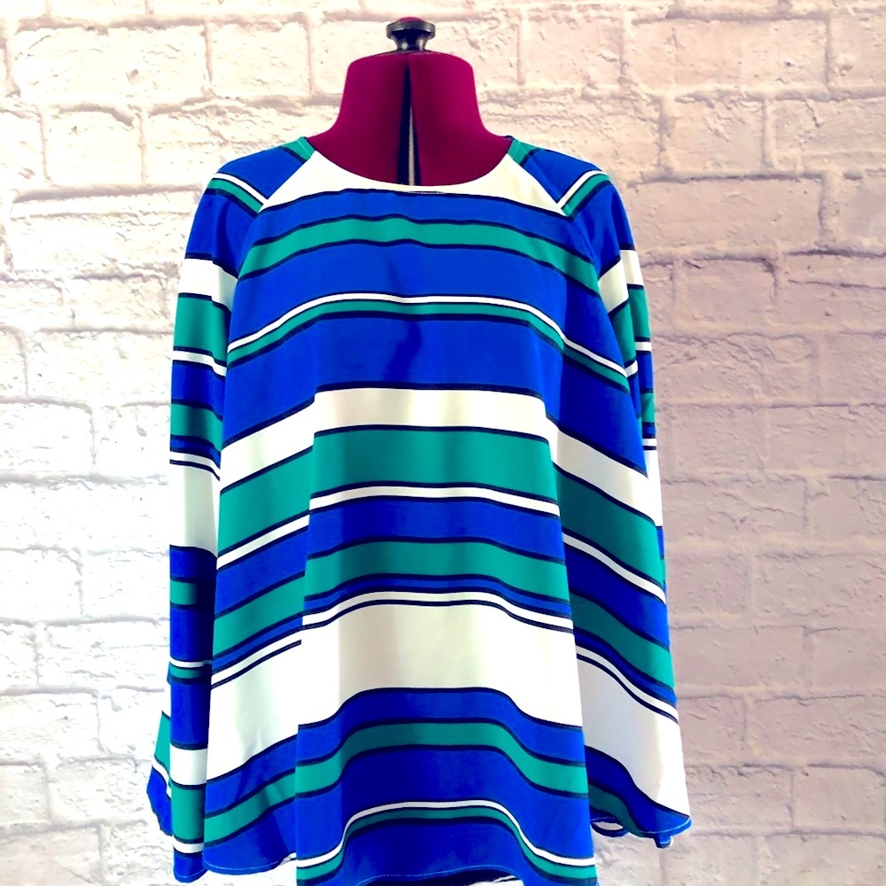 H&M 60s Inspired Tent Top with Bell-sleeves - Picture 5 of 8